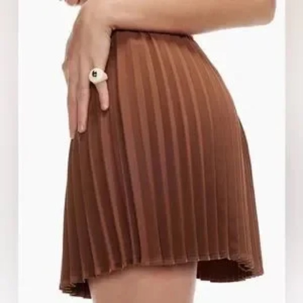 Sunday Best Aritzia Tabby Epicurean Brown Pleated Skirt